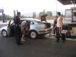 SIRIJANËT KANË TENTUAR TË KALOJNË KUFIRIN NË PRESHEV ILEGALISHTË