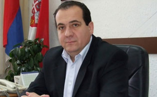 MEDVEDJA WELCOMES 2, 000 FLOOD VICTIMS