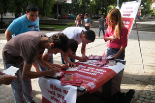 „ПОТПИСУЈЕМ“– 100 ПОТПИСА ИЗ БУЈАНОВЦА