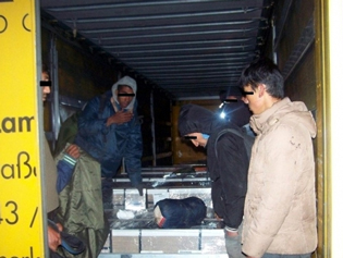 IMMIGRANTS FROM SYRIA AND AFGHANISTAN HIDDEN IN A TRAIN