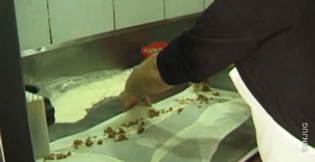 BAKED FILLED PASTRY CONNECTS SERBS, ALBANIANS AND ROMA