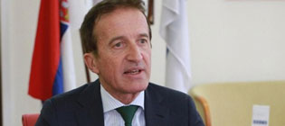 SHEFI I MISIONIT TË OSBE-SË NË SERBI AMBASADORI PETER BURKHARD: PROBLEMET E ZHVILLIMIT EKONOMIK, ARSIMOR, MBROTJES SHËNDETËSORE DHE INTEGRIMIT TË PAKICAVE KOMBËTARE JANË TEMAT KRYESORE NË JUGUN E SERBISË