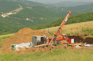 KOMPANIA KANADEZE “AVALLA RISORSIZ” VAZHDON KËRKIMET