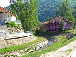 СТАНКОВИЋ У МЕДВЕЂИ: ПОМОЋ ДРЖАВЕ ЗА ИНФРАСТРУКТУРУ