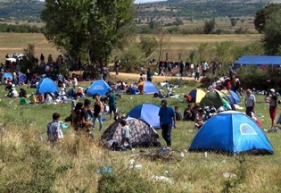 NË DITË ARRIJNË 2.000 EMIGRANTË