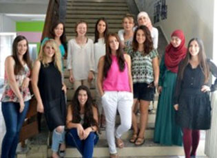 PJESËMARRËSIT E PROGRAMIT TË YOUTH BUILD-IT  “PUNËSIMI I GRAVE TË REJA NË SEKTORIN IT”