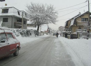 “SABA BELLÇA” NGA PRESHEVA GJATË DIMRIT MIRËMBAN RRUGËT NË VRAJË