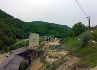 UJËRAT E ZEZA NGA MINIERA “LECE” JANË DERDHUR NË JABLLANICË