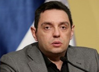 VULIN: MOMENTALISHT NË SERBI PREJ 1.000 DERI 1.500 EMIGRANTË