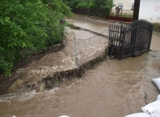 VËRSHIMET ENDE NUK BËJNË PROBLEME NË JUGUN E SERBISË