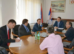 SHEFI I MISIONIT TË OSBE-SË NË SERBI KA VIZITUAR MEDVEGJËN DHE BANJËN E SJARINËS