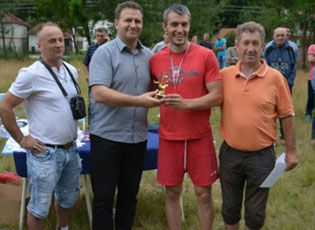 NË LECE ËSHTË MBAJTUR TURNEU NË FUTBOLL TË VOGËL