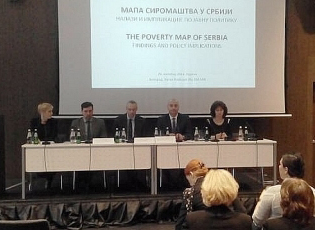 SHTETI ËSHTË DUKE BËRË PËRPJEKJE PËR TË REDUKTUAR VARFËRINË DHE PABARAZINË