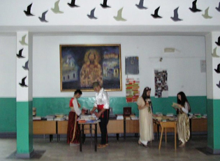 SHKOLLA SVETI SAVA: LIBRAT DALIN NGA HIJA