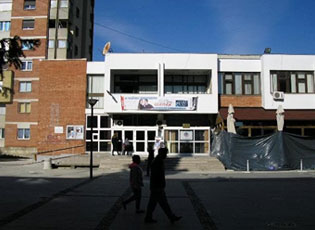 TË HËNËN MË 7 NËNTOR NË SHTËPINË E KULTURËS TRI PROJEKSIONE TË KINEMASË