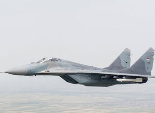 AEROPLANËT USHTARAK PËRMBI JUGUN E SERBISË