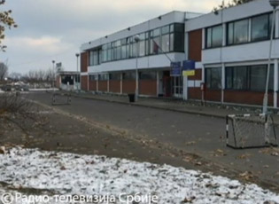 EMIGRANTËT NË QENDRAT PRANUESE NË BUJANOC DHE PRESHEVË ME KUSHTE TË NXEHTA DHE ME VENDE TË MJAFTUESHME