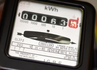 LLOGARITË PËR RRYMË JANË RRITUR, QYTETARËT TË MOS BRENGOSEN