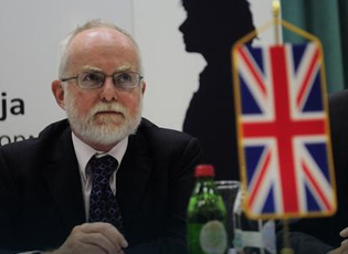 KRYETARËT E KOMUNAVE BUJANOC DHE PRESHEVË NË BEOGRAD KANË BISEDUAR ME AMBASADORIN BRITANEZ