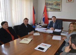 PËRFAQËSUESIT E FIRMËS “BETA ENERGY” NË MEDVEGJË