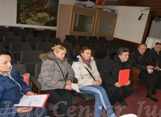 ANËTARËT E SHOQATËS “ZEMËR PËR FËMIJËT” NË TAKIM ME KRYETARIN E KOMUNËS