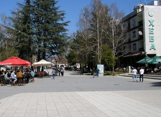 EPS-I NË BUJANOC ZBULON VJEDHJEN E RRYMËS NËPËR LOKALE NË QENDËR TË QYTETIT