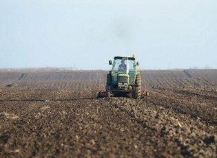 РАСПИСАН ЈАВНИ ПОЗИВ ЗА НАБАВКУ НОВИХ ТРАКТОРA