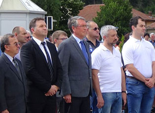 AUTOMJET I AMBULANCËS PËR MEDVEGJËN