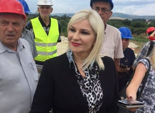 МИХАЈЛОВИЋ: ПРОБЛЕМИ НА ДЕОНИЦИ СРПСКА КУЋА-ЛЕВОСОЈЕ