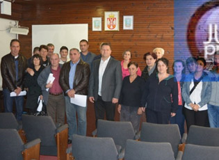 DVADESET OSOBA ANGAŽOVANO ZA JAVNE RADOVE U MEDVEĐI