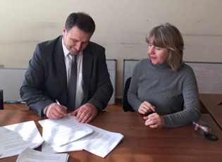 ПОТПИСАН УГОВОР О ОТВАРАЊУ ИНФО ЦЕНТРА ЗА МЛАДЕ У МЕДВЕЂИ