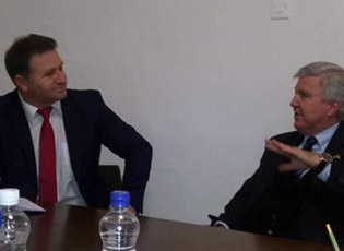 LETËR FALEMINDERUESE E AMBASADËS SË SHBA-SË NË SERBI PËR KOMUNËN E MEDVEGJËS