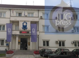 ONE-OFF FINANCIAL ASSISTANCE OF 4,000 DINARS PROVIDED FOR MUNICIPAL ADMINISTRATION AND PUBLIC INSTITUTION EMPLOYEES