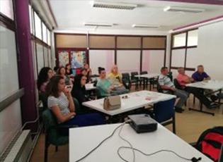U MEDVEĐI ODRŽAN SEMINAR O PRIMENI DIGITALNIH UČILA U NASTAVI