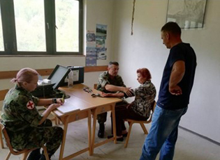 „ВОЈНИ ЛЕКАР НА СЕЛУ” ПРУЖИО ПОМОЋ МЕШТАНИМА ЗАРБИНЦА