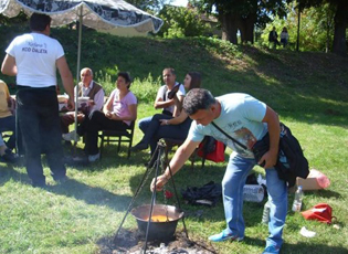 “KAZANI I ARTË I GEJZERIT” – GARA PËR MJESHTRAT E SUPËS TË PESHKUT NË BANJË TË SIJARINËS