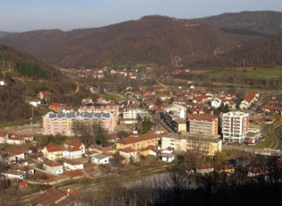 PËR 60 VENDE PUNE 300 PARAQITJE