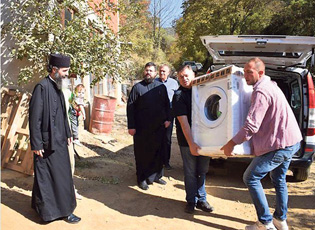 POMOĆ ZA SIROMAŠNE SEOSKE PORODICE