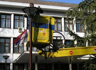 ZBUKURIMETE E FUNDËVITIT NË QENDËR NGA REZERVAT E BUXHETIT