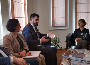 НА ПОМОЛУ РЕШЕЊЕ ЗА УЏБЕНИКЕ НА АЛБАНСКОМ