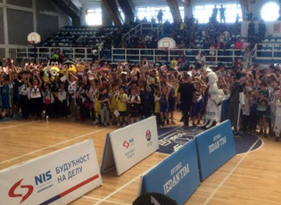 FESTIVALI  I 9 I MINI BASKETIT: TOPI NË VEND TË MOBILIT