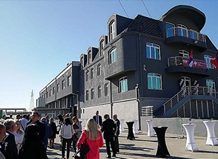 KOMPANIA DANEZE NË VRAJË MERRË NGA BUXHETI I REPUBLIKËS SË SERBISË AFËR NJË MILIONË EURO PËR T`I PUNËSUAR 300 PUNËTORË TË RINJ NË KOHË TË PACAKTUAR