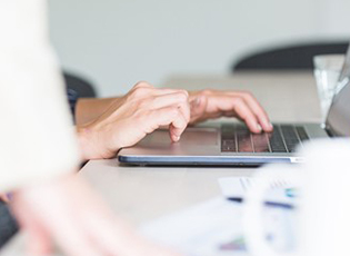 „НОВА ЕКОНОМИЈА“: ОТВОРЕНЕ ПРИЈАВЕ ЗА БЕСПЛАТНУ ШКОЛУ ЕКОНОМСКОГ НОВИНАРСТВА (РОК: 16. НОВЕМБАР 2019)