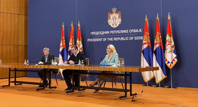 НОВЕ МЕРЕ: ЗА ВИКЕНД ЗАБРАНА КРЕТАЊА, ПЕНЗИОНЕРИ МОГУ У КУПОВИНУ, А ЉУБИМЦИ У ШЕТЊУ