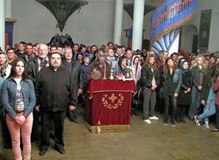 КАКО ЋЕ СЕ СЛАВИТИ ВАСКРС: ЦРКВЕ ЗАТВОРЕНЕ ЗА ВЕРНИКЕ, ЛИТУРГИЈА НА ТВ