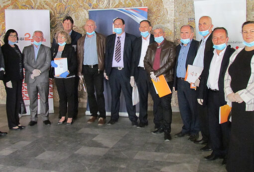 SHKOLLAVE NË BUJANOC IU JANË DORËZUAR TABLETËT