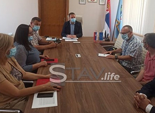 НОВИ ШЕФ КАНЦЕЛАРИЈЕ ОЕБС-А У БУЈАНОВЦУ ПОСЕТИО МЕДВЕЂУ