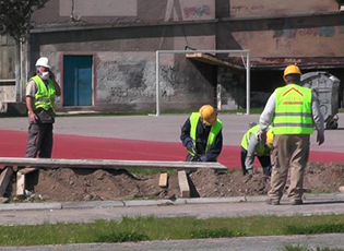 ХОЋЕ ЛИ БИТИ НОВОГ СМАЊЕЊА ПЛАТА И ОТПУШТАЊА И ЗАШТО ЋЕ ЗАРАДЕ БИТИ НА ВЕЋЕМ УДАРУ НЕГО РАДНА МЕСТА