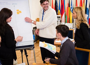 CALL FOR APPLICATIONS FOR PARTICIPATING IN THE ROMA LEADERSHIP ACADEMY LAUNCHED (Deadline: July 19, 2020)