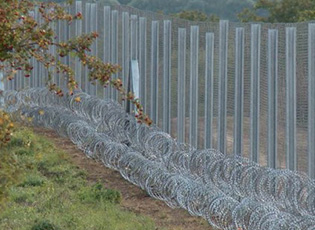 КОД ПРЕШЕВА СЕ ПРАВИ ОГРАДА ЗА МИГРАНТЕ